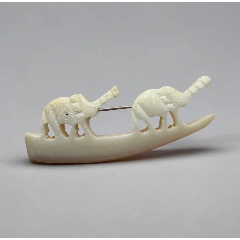 Vintage Hand Carved Elephant Bridge Brooch Pin Cream Safari Animal Jewelry